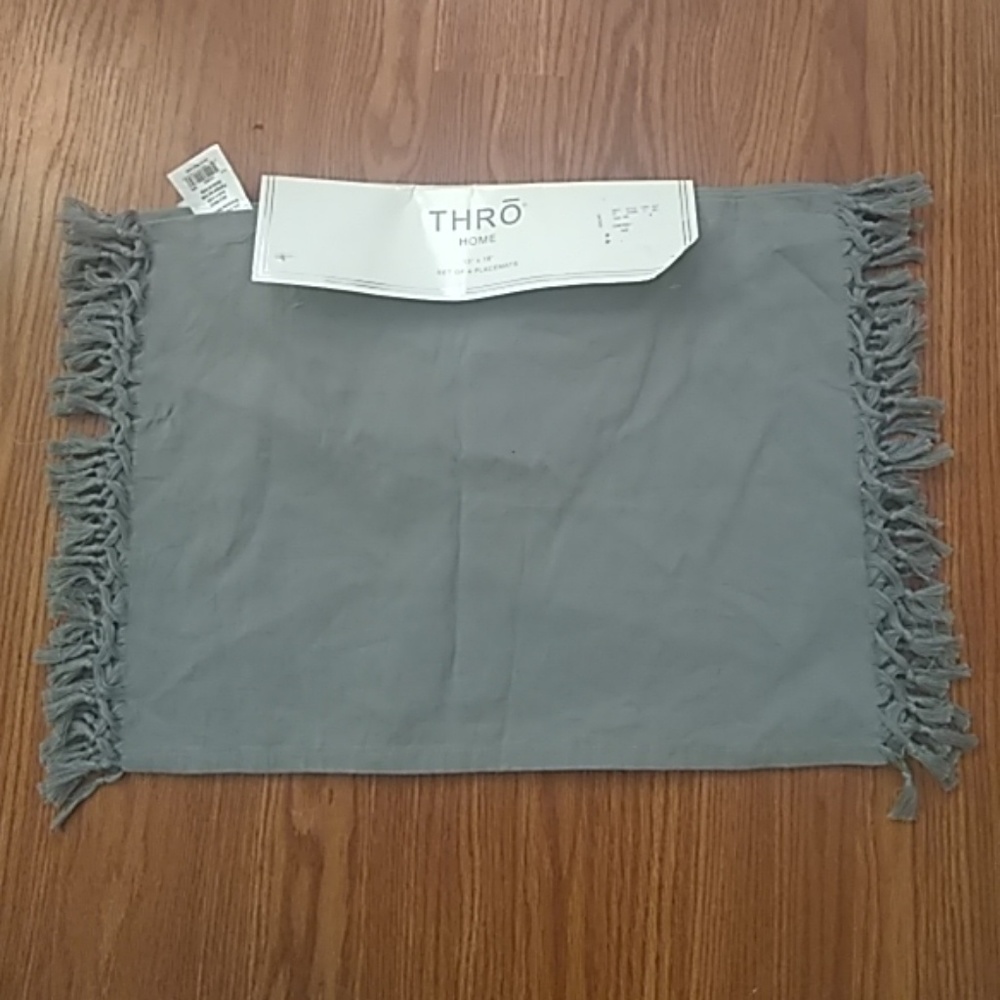 Thro home 13"*18" set of 4 placemats